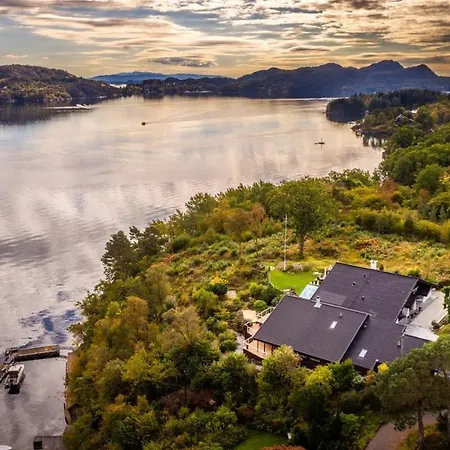 Villa Arboretet - Seaside Villa With Private Pool & Infrared Sauna In The Heart Of Arboretet, Bergen Exterior foto