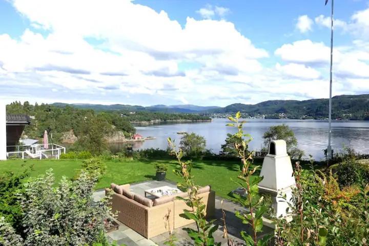 Arboretet - Seaside With Private Pool & Infrared Sauna In The Heart Of Arboretet, Villaer